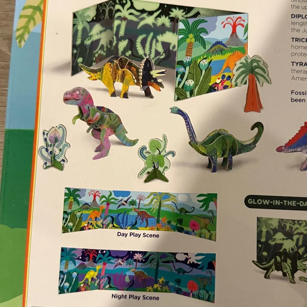eeBoo Glow-in-the-Dark Dinosaur Adventure Set